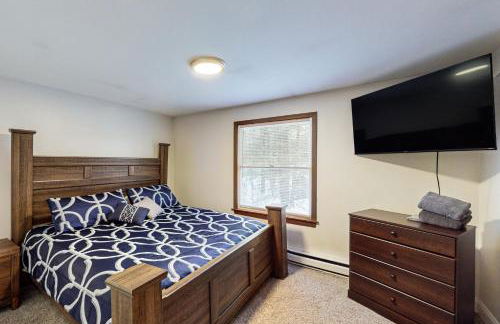 Hot Tub, Dock, Pool Table! Lakefront Poconos Haven - Foto 15