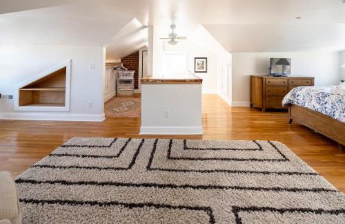 Contemporary 3-Bedroom Home with Balcony in RVA - Foto 27