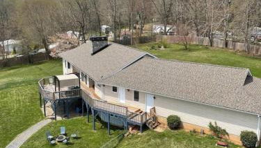 Massive 4 bedroom home Sleeps 19 - Foto 3