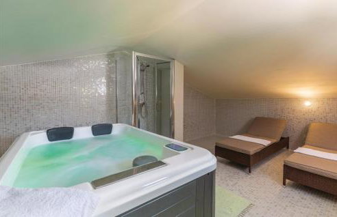 4 Bedroom Gorgeous Home In Pican - Photo 5