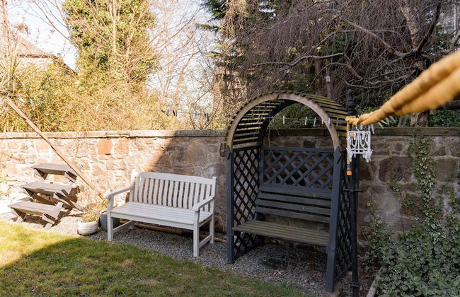 Beautiful & Bright 2BD Flat - Haymarket - Photo 26