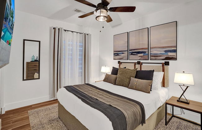 8BR Gem With Pool, Lake View & Tons of Amenities! - Foto 103