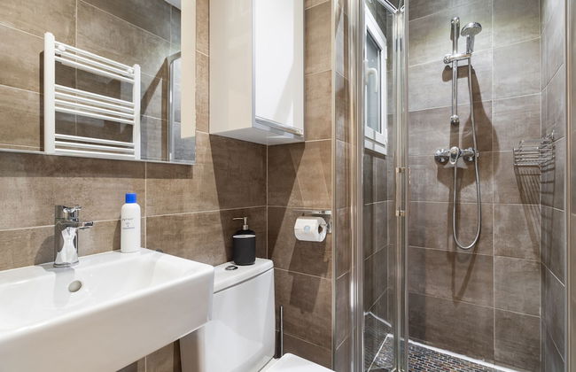 Pineda Be My Guest Castelldefels - Photo 18