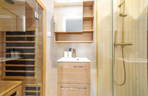 Designer & Air-Conditioned Apartment 2BR, Paris 17 - Foto 12