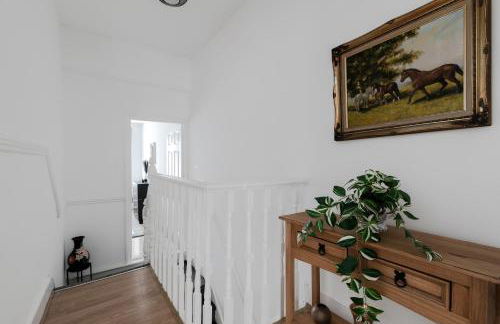 4 Bed House - Sleeps 8 - Garden Pets Wifi - Foto 25