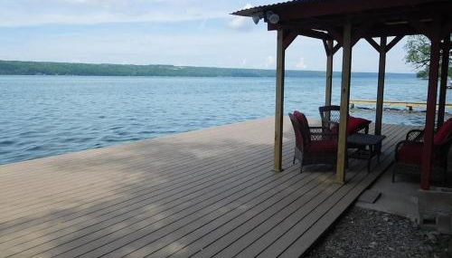 Cayuga lake cottage with private lake access - Foto 2