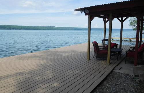 Cayuga lake cottage with private lake access - Foto 2