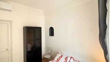 Nice Apt - City Center, Wifi, AC, 4-5 Pers - Foto 3, wardrobe