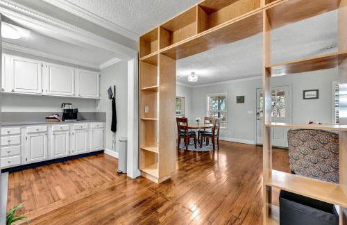 University Place, family stay, practically on JBU campus - Foto 32