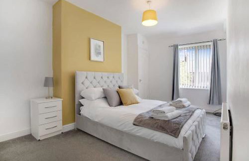Elegantly 2-Bedroom in Ashington, Sleeps 3 - Photo 1