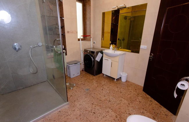 4 Bed Villa Estate Sleeps 7 - Pool, Garden, Sauna - Photo 15