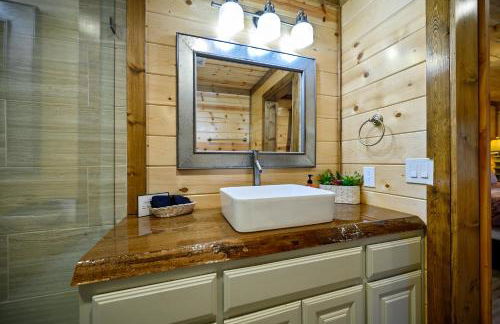 The Nomi Lodge - Sleeps 28 - Gorgeous Rustic Cabin, Centrally Located, Tons of Amenities - Photo 53