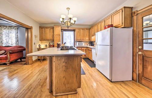 The Farm House with Deck and Historic Charm! - Foto 9