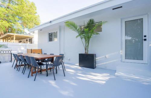 5BR HotTubPoolTableMiniGolf 7 min to Wynwood - Foto 29