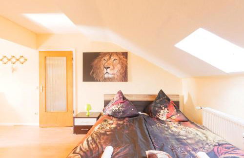 - Savanna Lodge Deluxe with Exclusive Design - Apartment 75sqm - Central Location - Terrace with View - Completely Renovated 2024 with Smart TV & Netflix - Separate Kitchen - Free Parking - Near Airport & Train - Photo 9