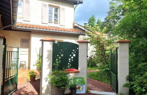 La Petite Bulle : Gîte Confortable et Moderne à Saint-Galmier - FR-1-496-293 - Foto 18