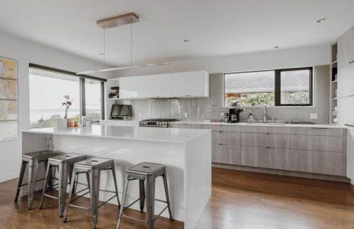 Stunning Panoramic Views Hot Tub Modern 4BR Home - Foto 1