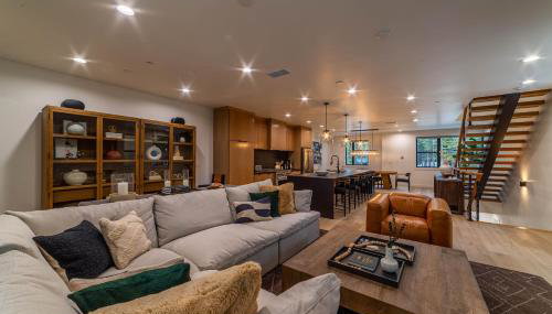 Spectacular New 4BR Townhome: Garage, Jacuzzi, BBQ - Foto 4