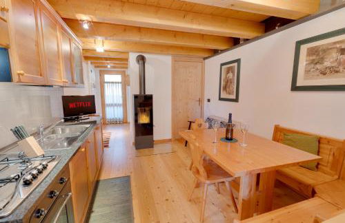 Borgo Nuovo Deluxe Apartment - Netflix, Disney plus, a 2 minuti dalle piste con garage box e parcheggio privato incluso - Foto 1