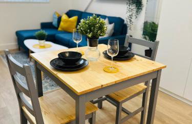 Luxury Self-Contained Studio Apartment near QE Hospital R1 - Photo 5