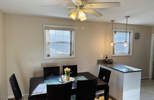 North Bethesda Gem - Entire House 5 min from Metro - Foto 56