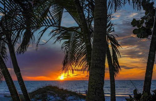 Guest suite - Waterfront -Pool & Hot tub- Walk to Beach - Foto 32