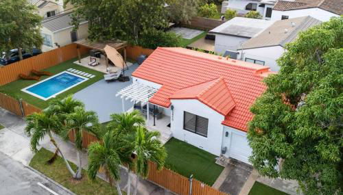 Luxury Retreat 3B ,2Ba POOL , Coral Gables Center - Foto 1