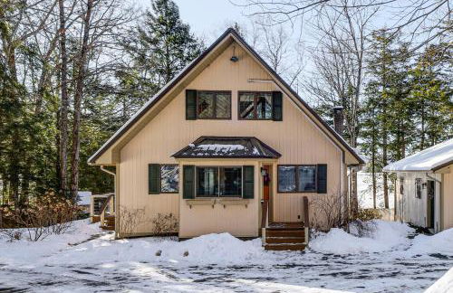 Gateway to Acadia! Green Lake Home with Hot Tub - Foto 27