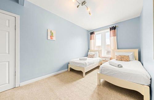 Warm Cosy Family Home With Free Parking - Foto 54