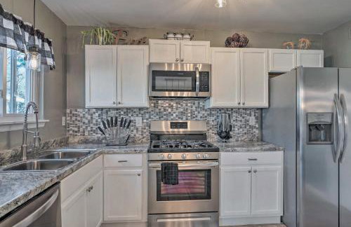 Hot Tub! Family Getaway 17 Mi to Dtwn Charleston - Foto 11