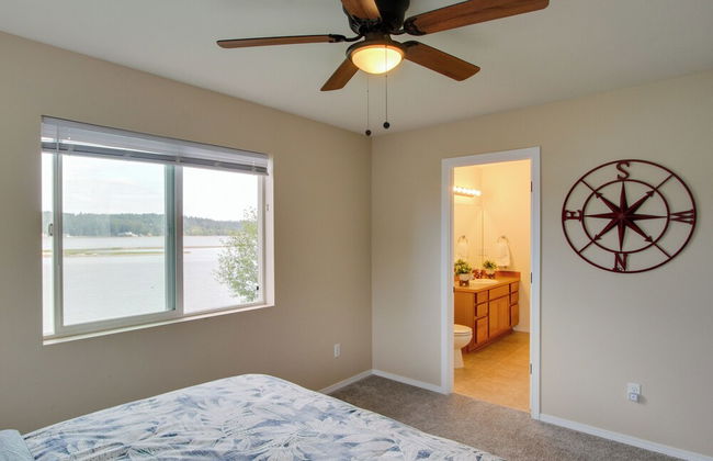 Waterfront Allyn Home with Fire Pit and 2 Kayaks! - Foto 8