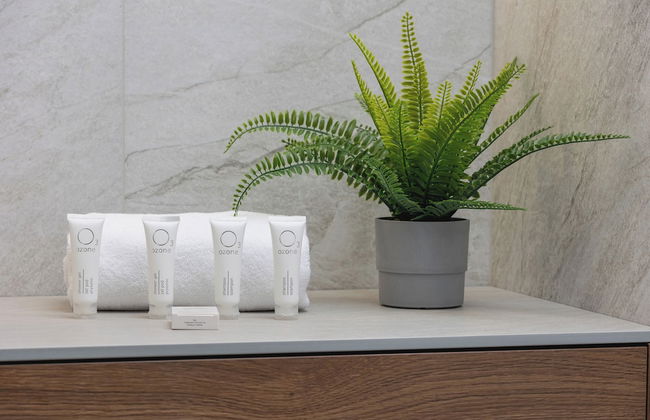 Bright Apartment With Parking by Renters - Photo 19