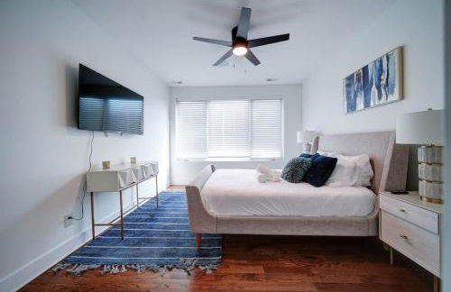 Modern Rooftop Townhome w Hot Tub & Skyline Views - Photo 66