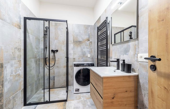 Fully equipped apartments with Terraces, Free garage parking, Netflix & AC - by Apartmány Šlapanice cz - Foto 58