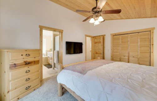 Near Donner Lake and Skiing Soda Springs Cabin! - Foto 13