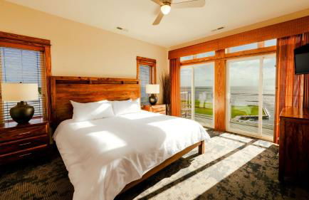 The Planet - Waterfront 3-Bedroom, 3-Bathroom Penthouse Suite at REAL Watersports - Foto 13