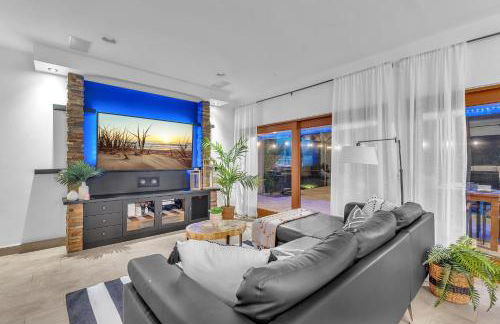 Family Beach Home With Home Theater & Heated Pool! - Foto 60