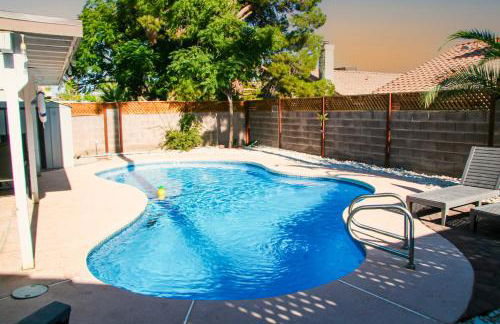 Large Pool & Patio Cozy Single Story Family House - Foto 42