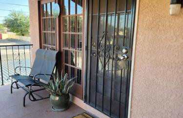 Charming 1-bed apt, cook-ready kitchen, laundry, 5-8 mins to U of A and Downtown - Foto 22