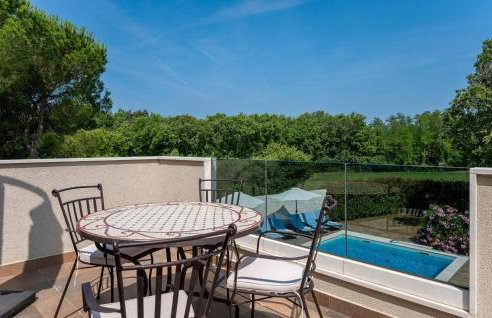 Awesome Home In Brtonigla With Sauna - Photo 7