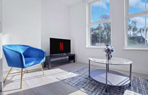 Super Cozy I Sleeps 3 I Fast Wi-Fi I Self Check-in I Free Parking I LongTerm Rates Available - Foto 11