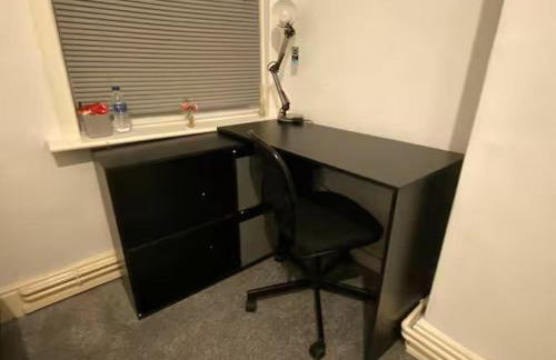 Cosy 2 Bed House - Sleeps 3 Parking & Garden - Foto 31