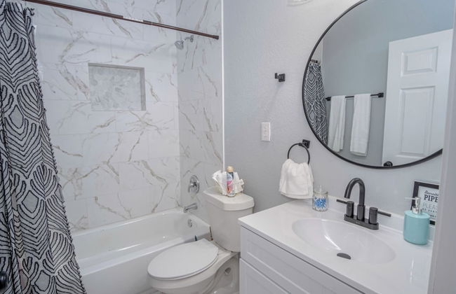 Cozy and Lovely 2BR 2BA Apt#a Near Lively Downtown - Foto 10