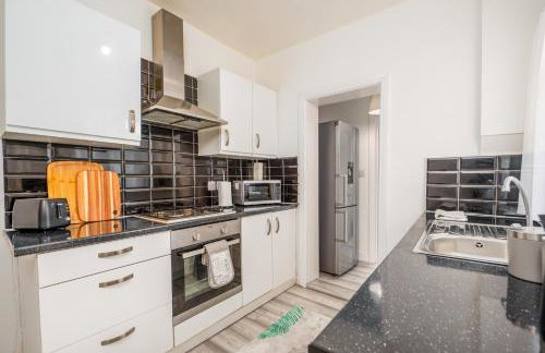 Modern 3 bedroom House - Parking - Sleeps 6 - Foto 10