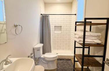 Cozy Townhouse near The Pearl & Riverwalk - Foto 20