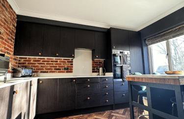 Wizards Retreat - 8 Mins to Warner Bros Studio! - Foto 24