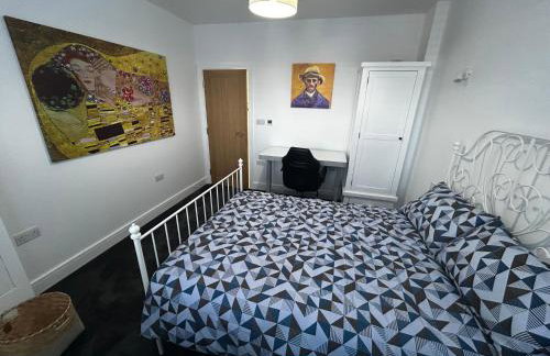 Sheffield Apartment - Photo 8