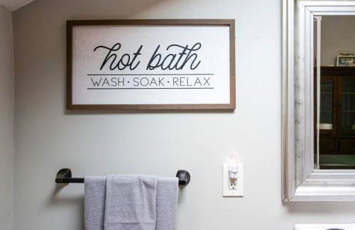 Large 4 Bedroom Home Close to Airport and IX Center - Photo 24