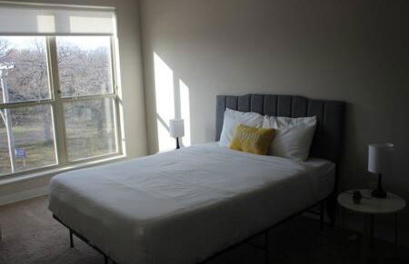 4 mi to Jack Thrice Stadium + amenities - Foto 17