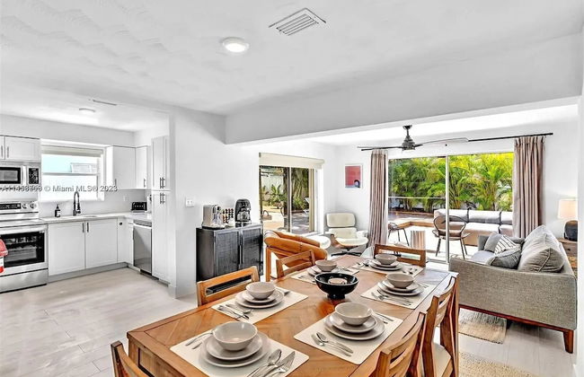 Enjoy a Comfortable Stay at this House - Photo 7